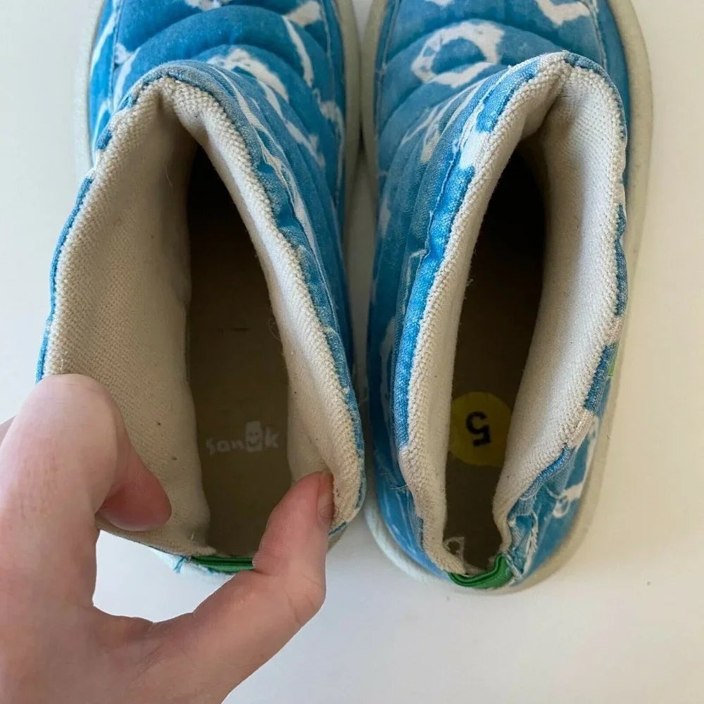 SANUK Size 5 